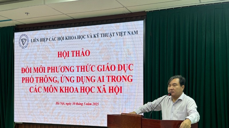 Phó Giáo sư, Tiến sĩ Phạm Quang Thao, Phó Chủ tịch Liên hiệp hội Việt Nam phát biểu. Phó Giáo sư, Tiến sĩ Phạm Quang Thao, Phó Chủ tịch Liên hiệp hội Việt Nam phát biểu.