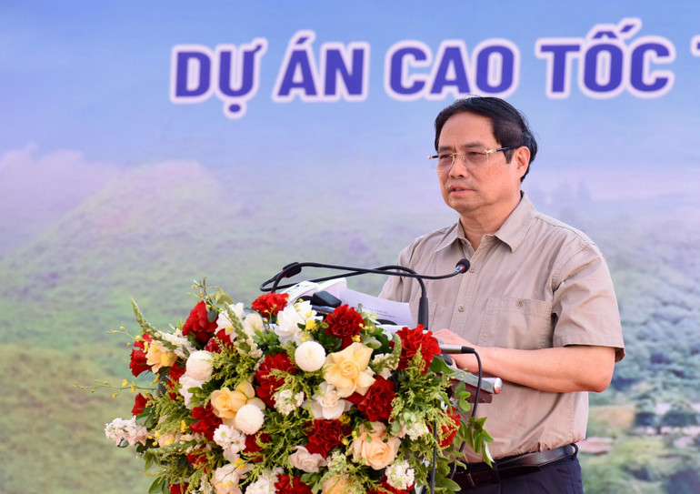 Thủ tướng Phạm Minh Chính phát biểu tại Lễ khởi công Dự án cao tốc Tuyên Quang-Hà Giang giai đoạn 1.