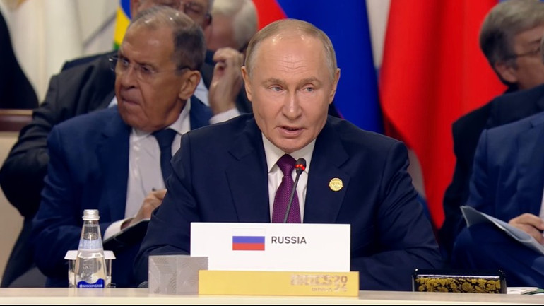 Tổng thống Liên bang Nga Vladimir Putin phát biểu tại Phiên toàn thể. (Ảnh: RUPTLY)