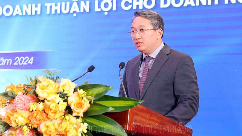 Bộ trưởng Tư pháp Nguyễn Hải Ninh phát biểu khai mạc Diễn đàn. (Ảnh: Cổng Thông tin Bộ Tư pháp) Bộ trưởng Tư pháp Nguyễn Hải Ninh phát biểu khai mạc Diễn đàn. (Ảnh: Cổng Thông tin Bộ Tư pháp)