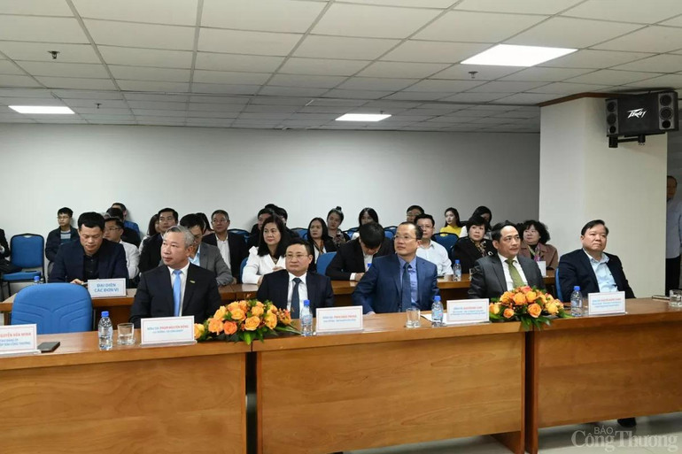 Lễ ký kết có sự tham dự của lãnh đạo các Cục, Vụ, Viện; Lãnh đạo các cơ quan báo chí truyền thông và một số doanh nghiệp, tập đoàn, tổng công ty trực thuộc Bộ.