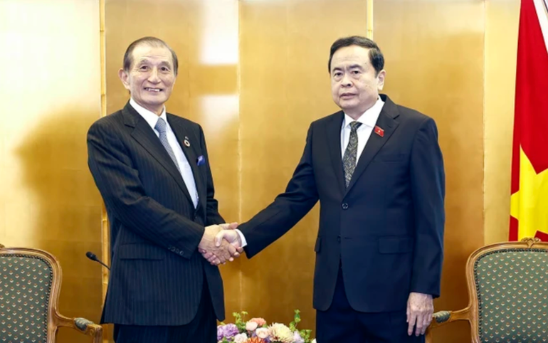 Chủ tịch Quốc hội Trần Thanh Mẫn tiếp Chủ tịch Hội đồng quản trị Tập đoàn Tokyu. (Ảnh: Doãn Tấn/TTXVN)