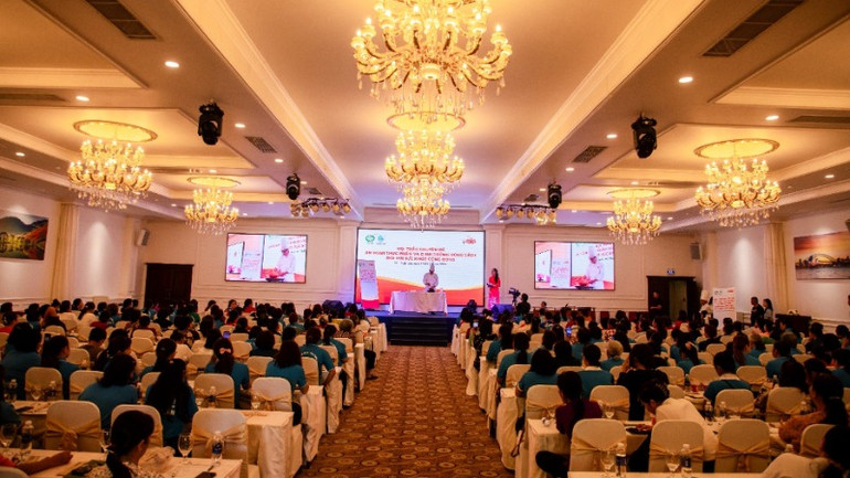 Hội thảo An toàn vệ sinh thực phẩm và dinh dưỡng đúng cách cho hội phụ nữ.