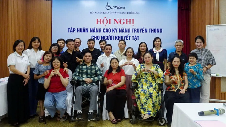Khóa tập huấn Nâng cao kỹ năng truyền thông cho Hội Người khuyết tật thành phố Hà Nội.