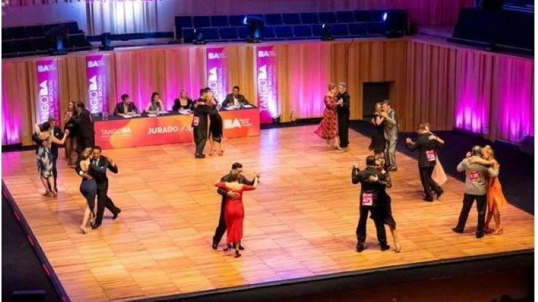 Các cặp đôi tranh tài tại vòng loại. (Ảnh: clarin.com) Các cặp đôi tranh tài tại vòng loại. (Ảnh: clarin.com)