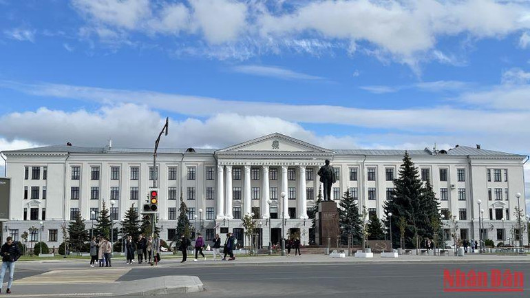 Quảng trường Lenin ở trung tâm Pskov.