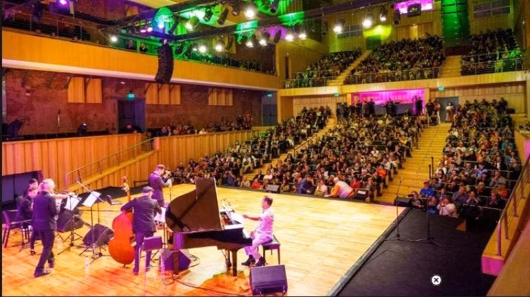 Một tiết mục nghệ thuật trong lễ khai mạc. (Ảnh: clarin.com)