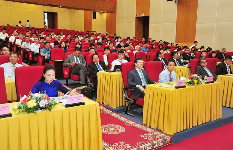 Các đại biểu tham dự hội nghị.