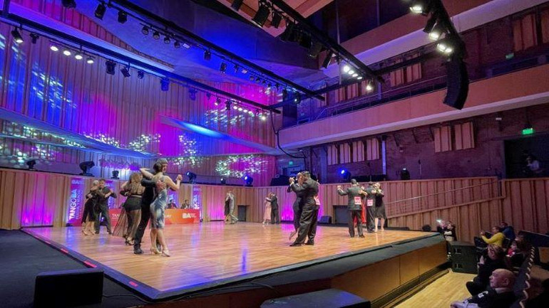 Các cặp đôi biểu diễn trong vòng loại. (Ảnh: Reuters) Các cặp đôi biểu diễn trong vòng loại. (Ảnh: Reuters)