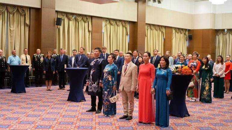 Buổi lễ có đông đảo đại biểu tham dự.