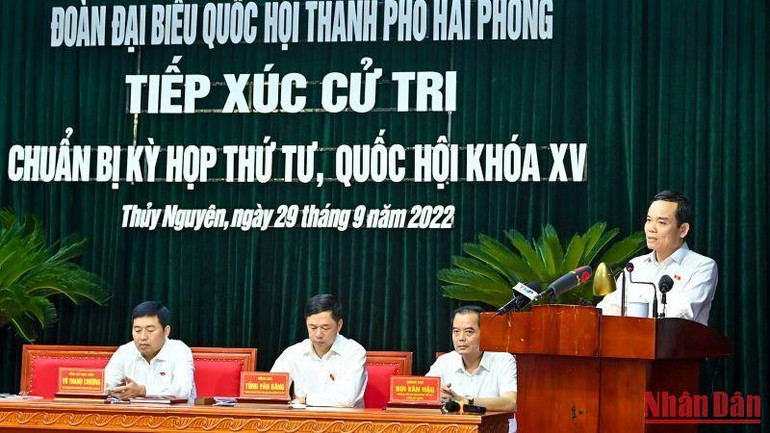 Bí thư Thành ủy Hải Phòng Trần Lưu Quang phát biểu tại hội nghị.