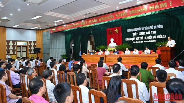 Quang cảnh hội nghị tiếp xúc cử tri tại Trung tâm văn hóa huyện Thủy Nguyên. Quang cảnh hội nghị tiếp xúc cử tri tại Trung tâm văn hóa huyện Thủy Nguyên.