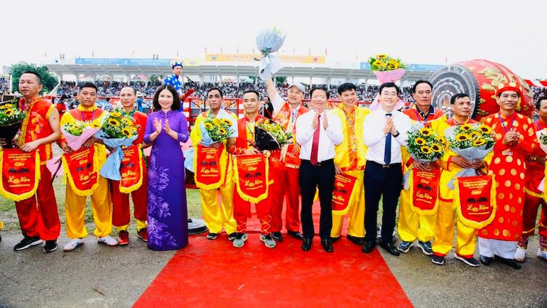 Khai hội chọi trâu truyền thống Đồ Sơn 2022.