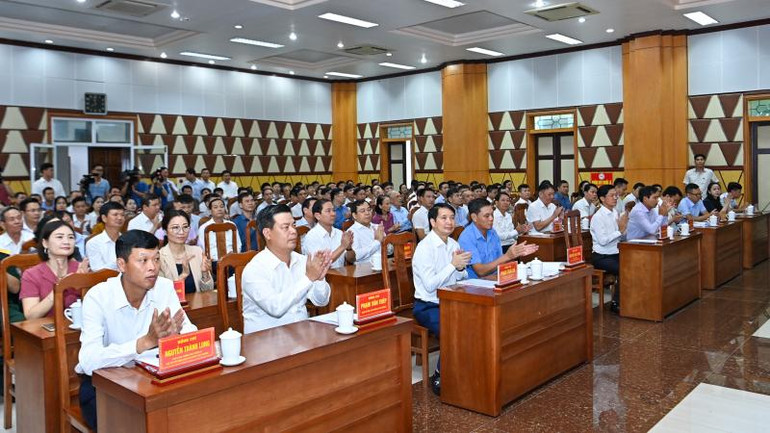 Các đại biểu tham dự hội nghị. Các đại biểu tham dự hội nghị.