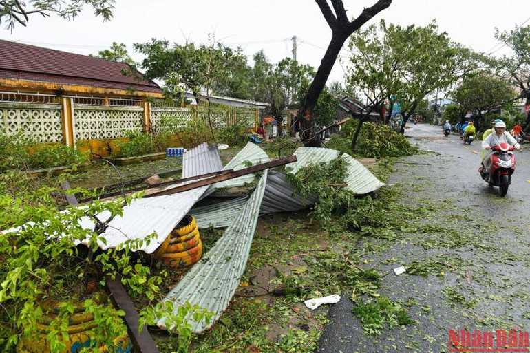 Thành phố Hội An (Quảng Nam) sau khi bão Noru đi qua. (Ảnh: THÀNH ĐẠT) Thành phố Hội An (Quảng Nam) sau khi bão Noru đi qua. (Ảnh: THÀNH ĐẠT)