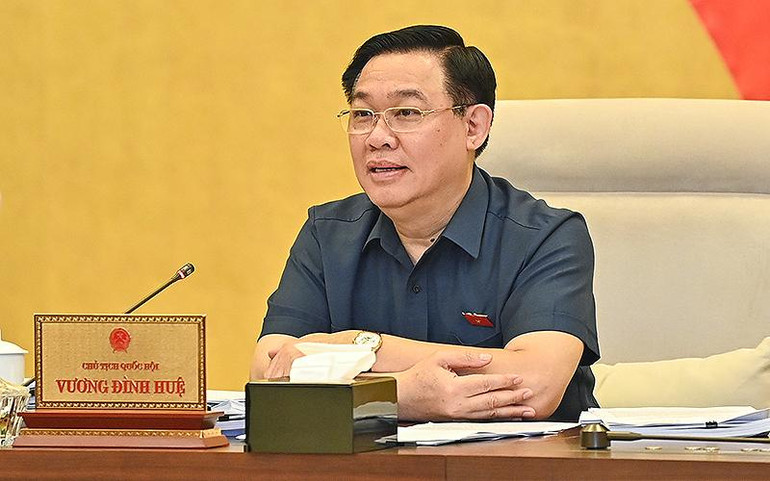 Chủ tịch Quốc hội Vương Đình Huệ phát biểu ý kiến tại phiên họp xem xét thông qua dự thảo Nghị quyết về phân loại đô thị và đơn vị hành chính. (Ảnh: Duy Linh)