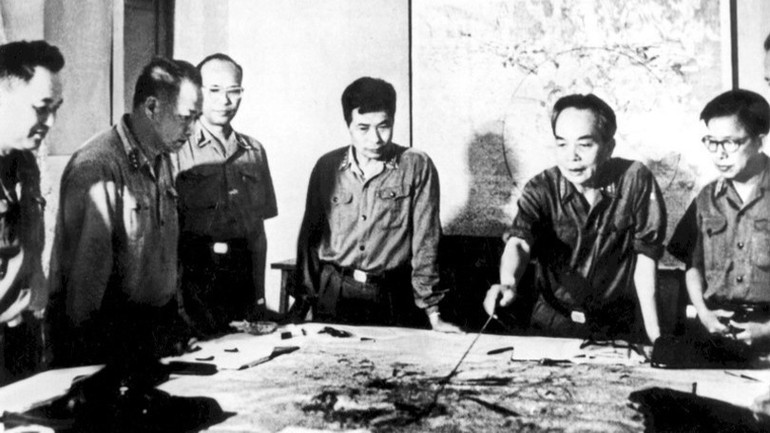 [Quiz] Ai là Tư lệnh Chiến dịch Hồ Chí Minh? ảnh 1