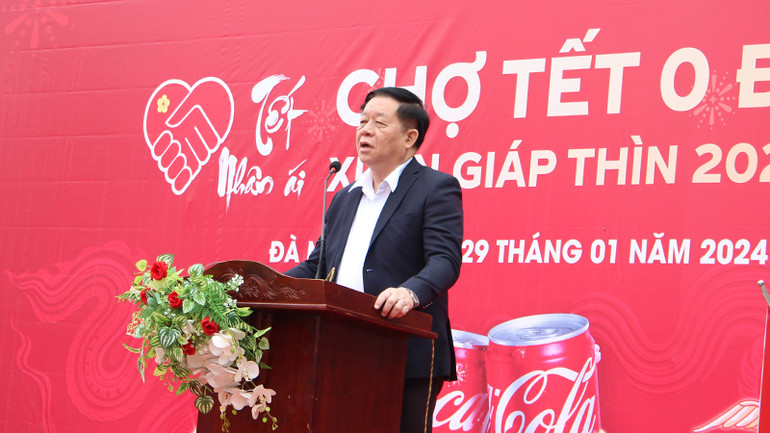 Trưởng Ban Tuyên giáo Trung ương Nguyễn Trọng Nghĩa phát biểu tại chương trình "Chợ Tết 0 đồng".