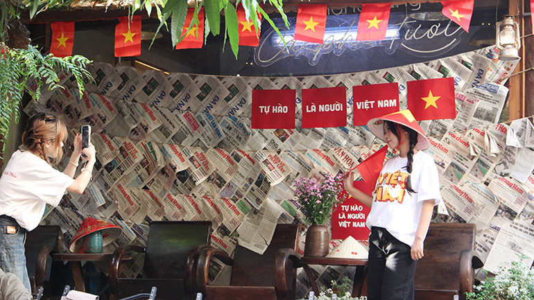 Và những cụm trang trí bên trong làm điểm check-in.