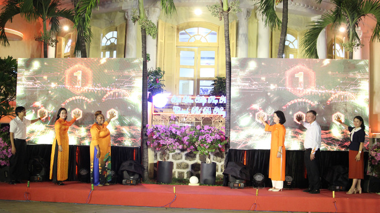 Nghi thức khởi động chính thức tham gia chương trình “Thành phố an toàn và không gian công cộng an toàn”