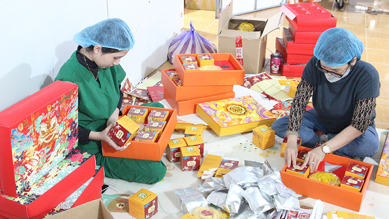 Rực rỡ màu sắc Tết. Rực rỡ màu sắc Tết.