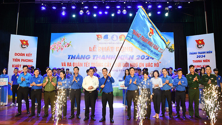 Phát động Tháng Thanh niên. Phát động Tháng Thanh niên.