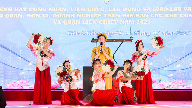 Năng nổ tham gia nhiều hoạt động công đoàn.