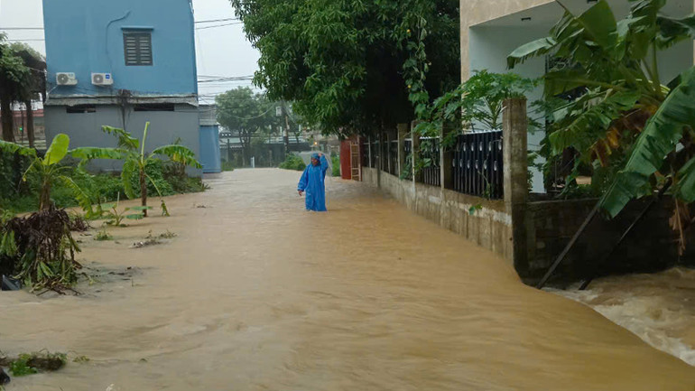 Nước dâng tại tổ 2, Thạch Nham Đông ngày 5/11 (ảnh người dân cung cấp).