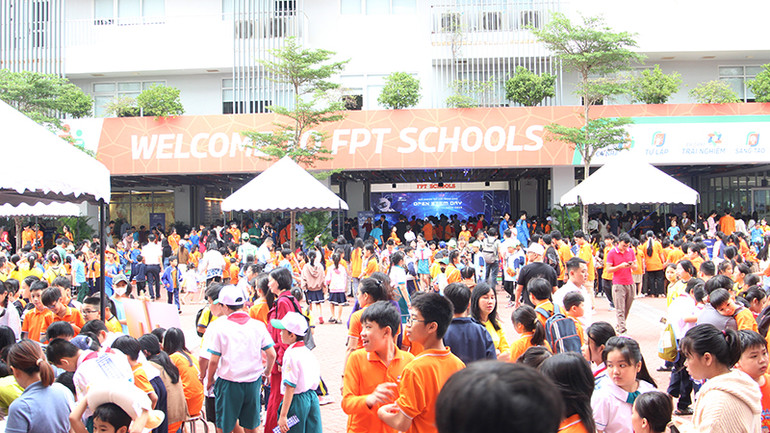 Ngày hội là sự kiện đáng mong chờ hằng năm của học sinh.