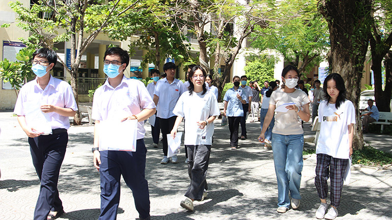 Các thí sinh hoàn thành ngày đầu tiên của mình.