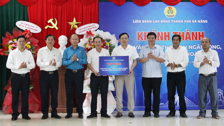 Bàn giao công trình Nhà văn hoá cho địa phương Bàn giao công trình Nhà văn hoá cho địa phương