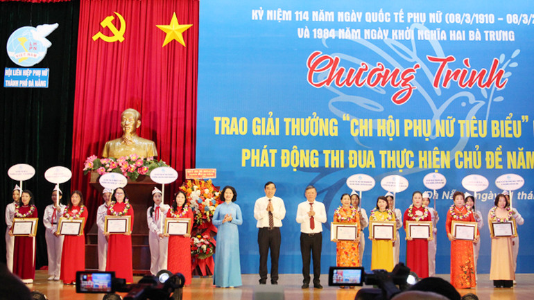 10 “Chi hội Phụ nữ tiêu biểu” được vinh danh.