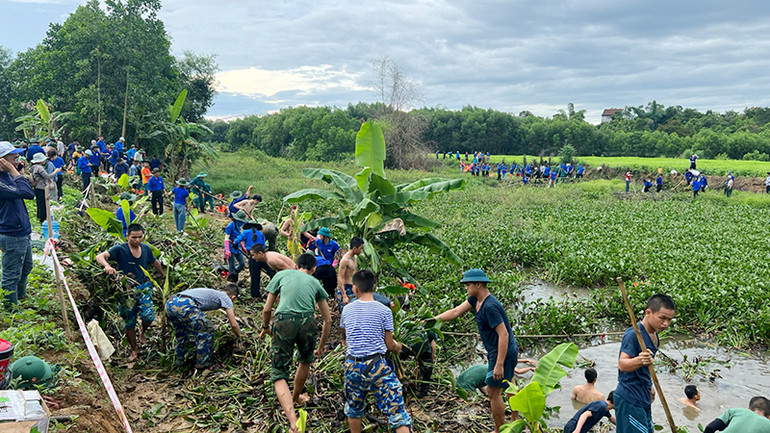 Thanh niên Đà Nẵng xung kích, tình nguyện.