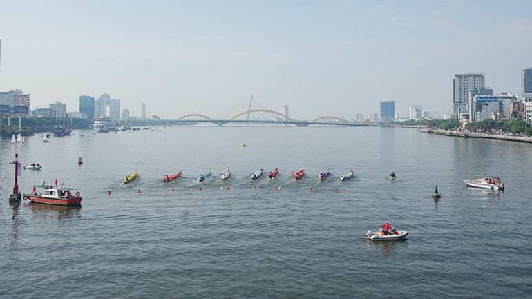 Sẵn sàng vào trận đua.