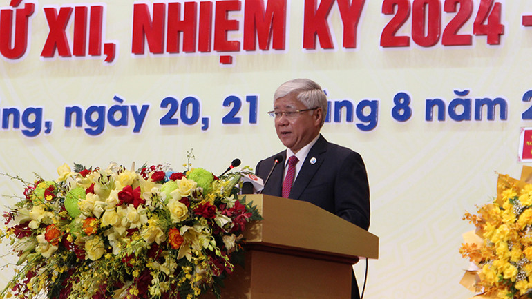 Chủ tịch Ủy ban Trung ương Mặt trận Tổ quốc Việt Nam Đỗ Văn Chiến phát biểu tại Đại hội. Chủ tịch Ủy ban Trung ương Mặt trận Tổ quốc Việt Nam Đỗ Văn Chiến phát biểu tại Đại hội.