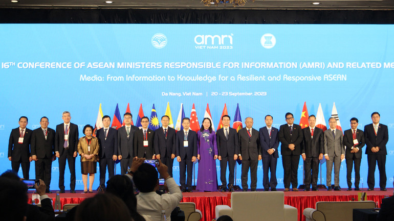 Đại biểu tham dự AMRI-16.