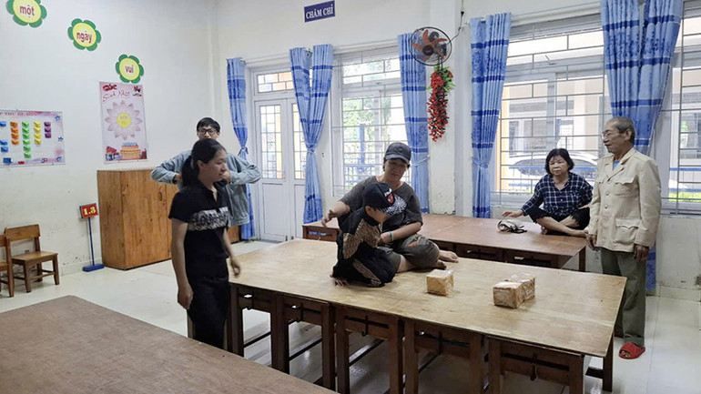 Hộ dân ở những vùng xung yếu được di dời về nơi an toàn.