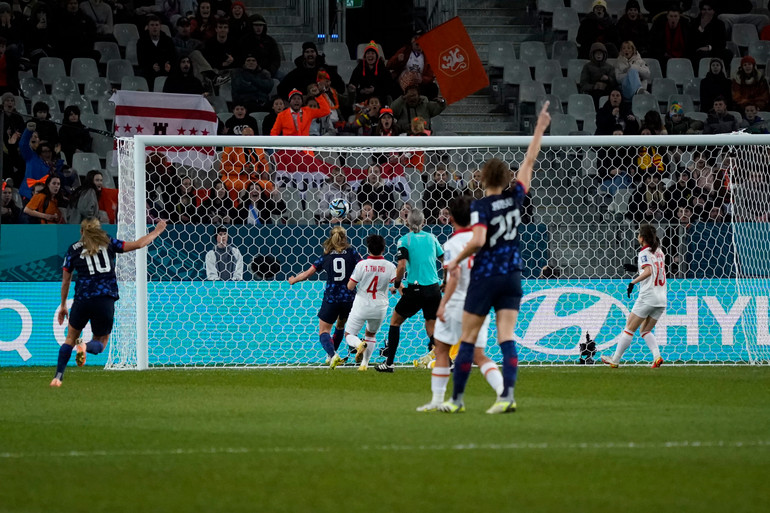 Các cầu thủ nữ Hà Lan có bàn thắng sớm ở những phút đầu tiên của trận đấu.