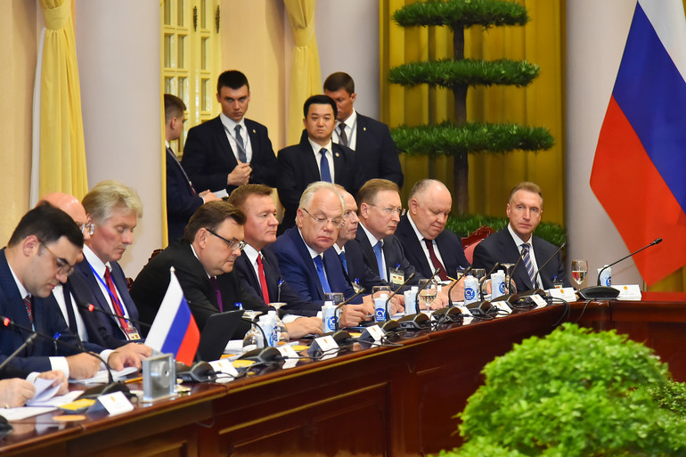 Đoàn Đại biểu Cấp cao tháp tùng Tổng thống Liên bang Nga Vladimir Putin tại buổi hội đàm.