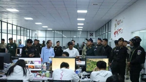 Từ ngày 14 đến 17/7, lực lượng chức năng Campuchia bắt giữ hơn 1.000 nghi phạm liên quan lừa đảo trực tuyến. (Ảnh: Bộ Thông tin Campuchia)