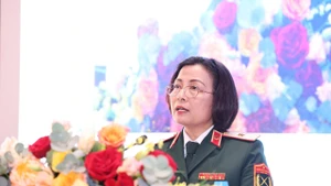 Thiếu tướng, Phó Giáo sư, Tiến sĩ Nguyễn Hoàng Ngọc, Bí thư Đảng ủy, Phó Giám đốc Bệnh viện Trung ương Quân đội 108 phát biểu tại lễ kỷ niệm.