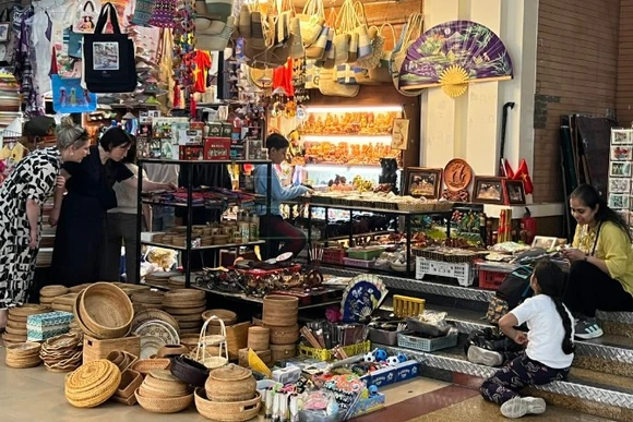 Hàng hóa dịp Tết Nguyên đán ổn định. (Ảnh minh họa)