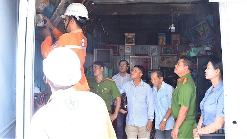 Đồng Tháp triển khai mô hình lắp đặt cầu dao chống cháy nổ cho hộ dân khó khăn