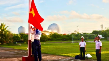 Lễ Chào cờ đầu năm Ất Tỵ trên đảo Song Tử Tây, huyện đảo Trường Sa.