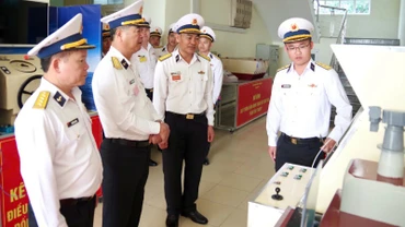 Đoàn Quân chủng Hải quân kiểm tra mô hình huấn luyện tại Lữ đoàn 172, Vùng 3 Hải quân.