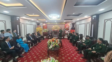 Chỉ huy trưởng Bộ đội Biên phòng Đà Nẵng báo cáo tình hình công tác bảo đảm quốc phòng, an ninh, xây dựng khu vực biên giới biển vững mạnh.