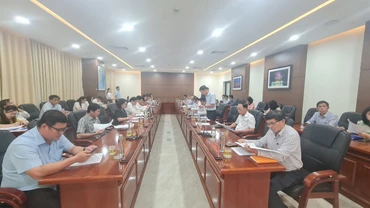Thường trực HĐND thành phố tổ chức Hội nghị bàn giải pháp tháo gỡ khó khăn, thúc đẩy sản xuất kinh doanh.