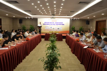 Diễn đàn “Báo chí - Doanh nghiệp đồng hành vì sự phát triển bền vững”.