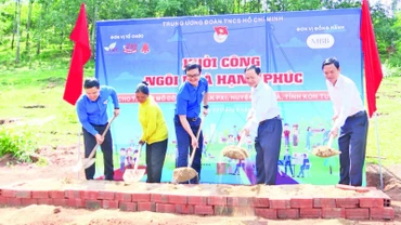 Khởi công xây dựng ngôi nhà hạnh phúc cho trẻ em có hoàn cảnh khó khăn tại xã Đăk Pxi, huyện Đăk Hà.