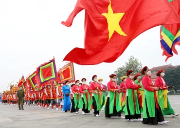 Lễ rước kiệu của các xã vùng ven về Khu di tích lịch sử Đền Hùng là một trong những hoạt động văn hóa đặc sắc được tổ chức thường niên tại Lễ Giỗ Tổ Hùng Vương.